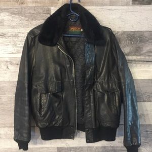 Mens vintage bomber with removable color. .